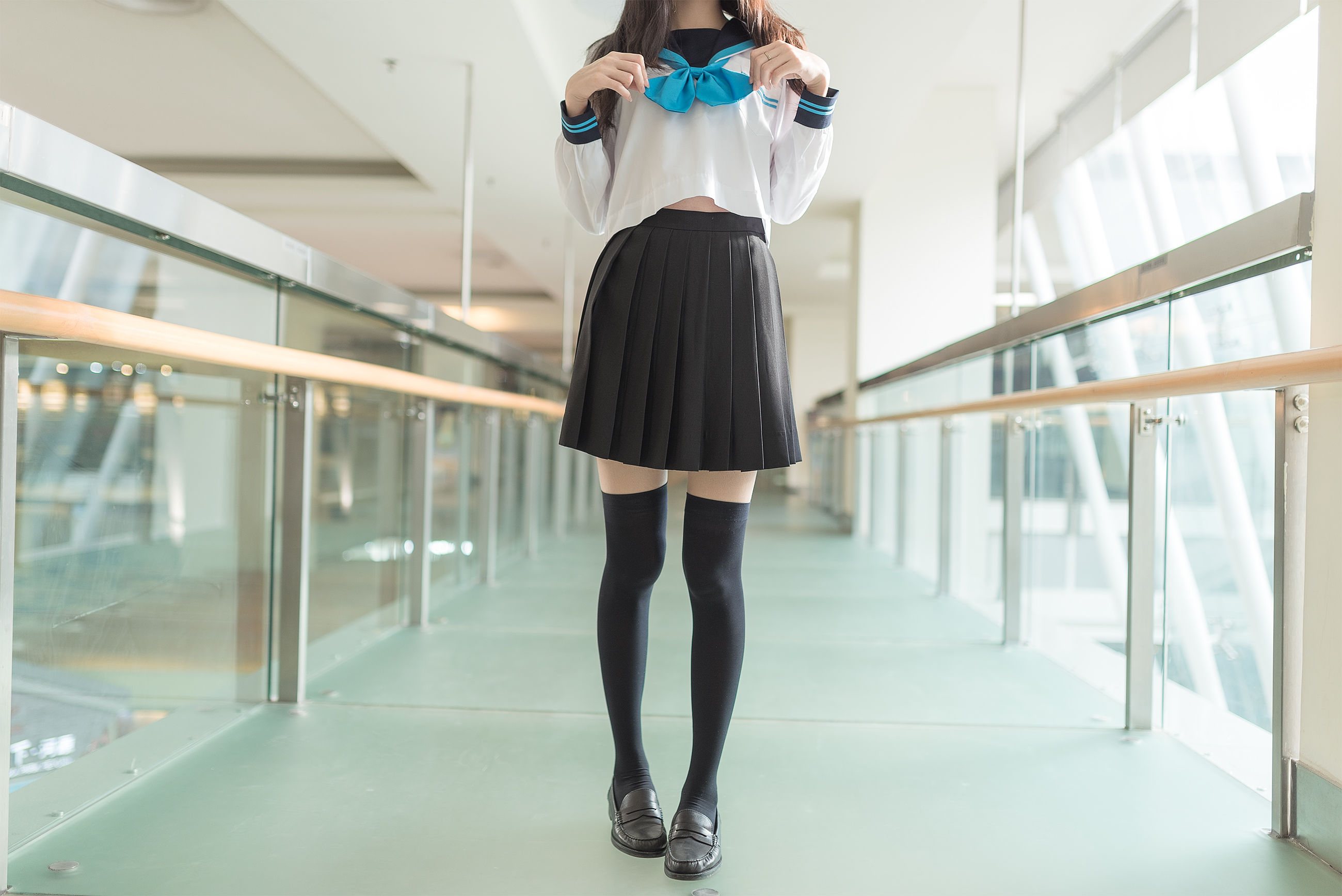 [风之领域] NO.003 黑丝美腿户外_第4张