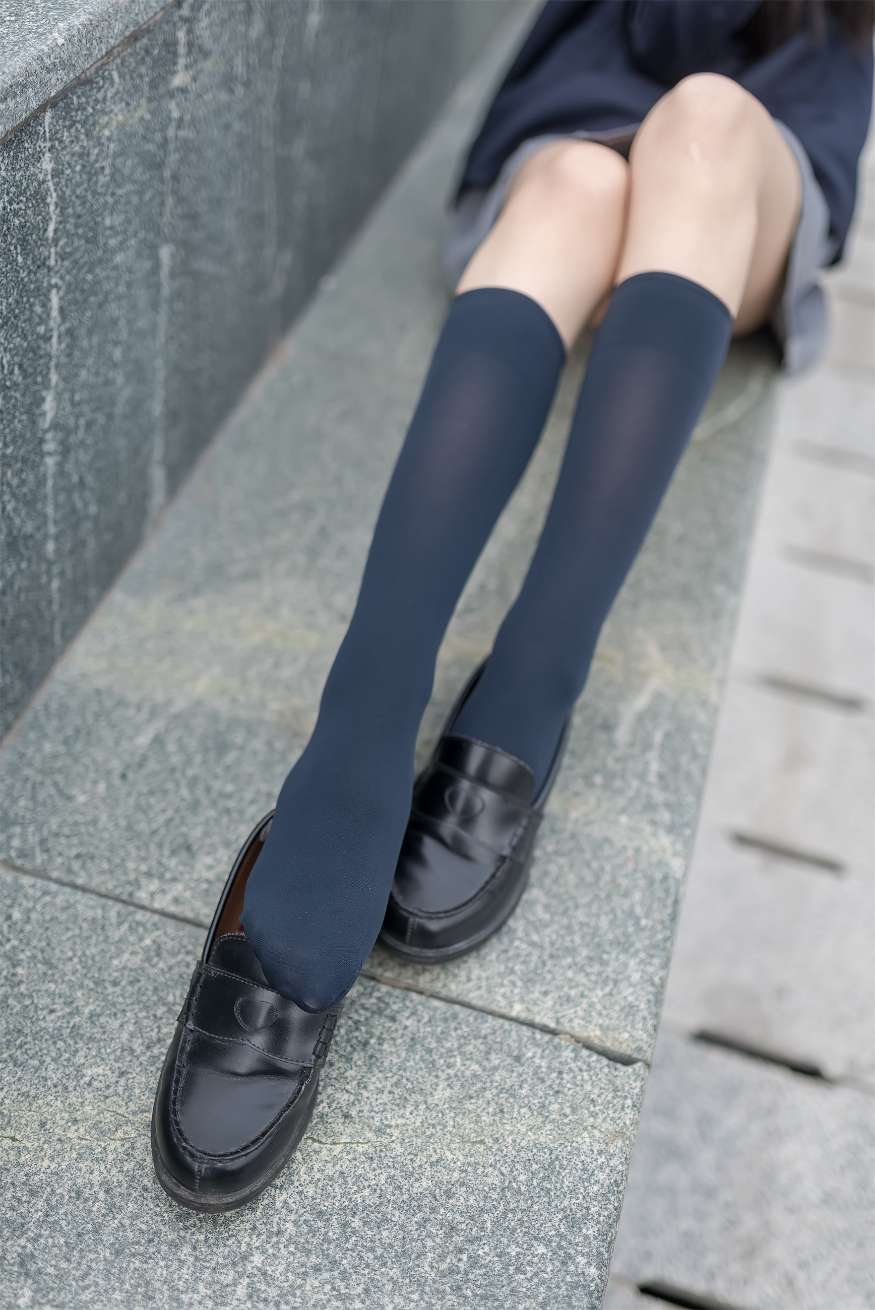 [风之领域] NO.022 学妹户外黑丝2_第3张