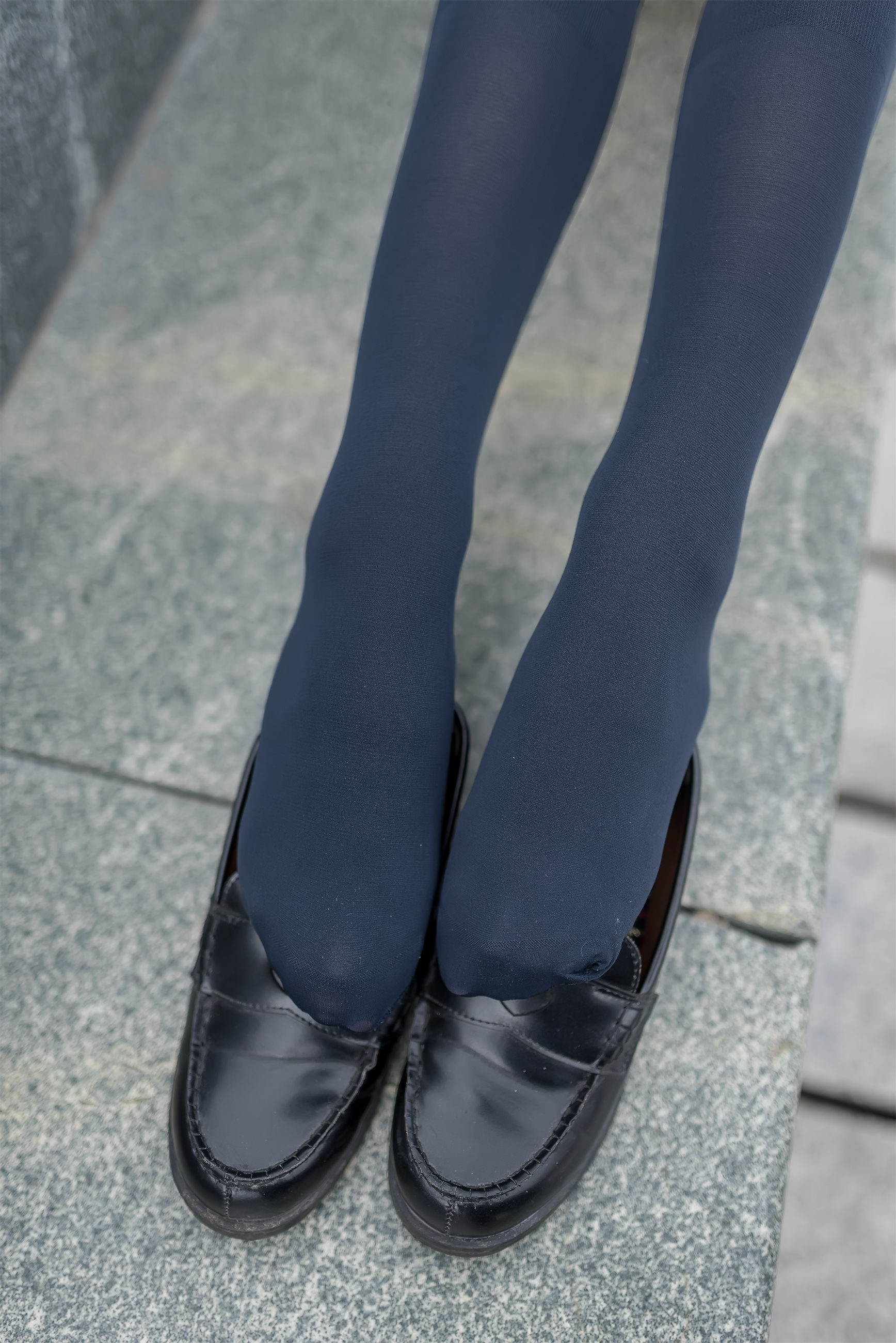 [风之领域] NO.022 学妹户外黑丝2_第4张