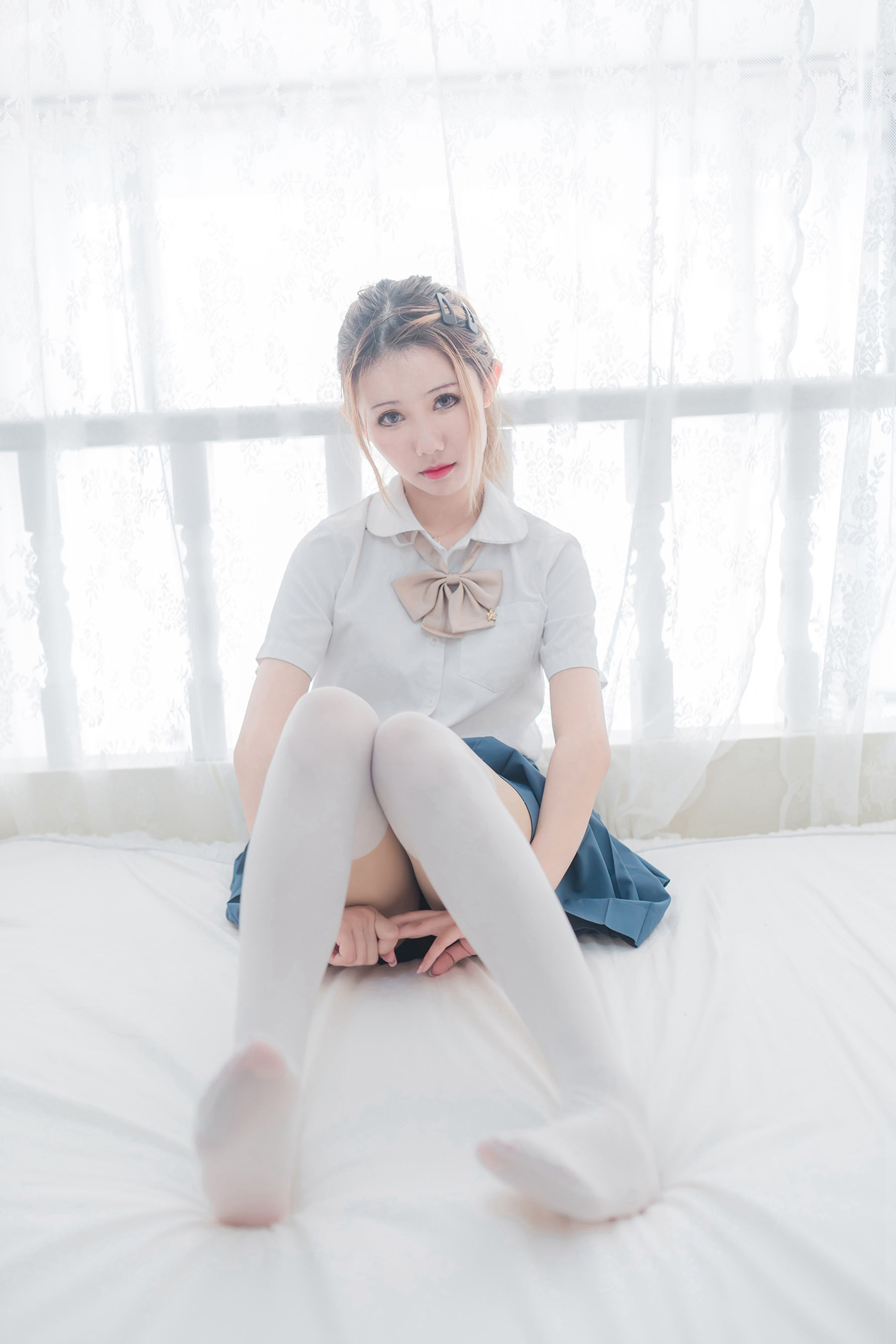 [风之领域] NO.075 午后阳光下的白丝学妹_第1张