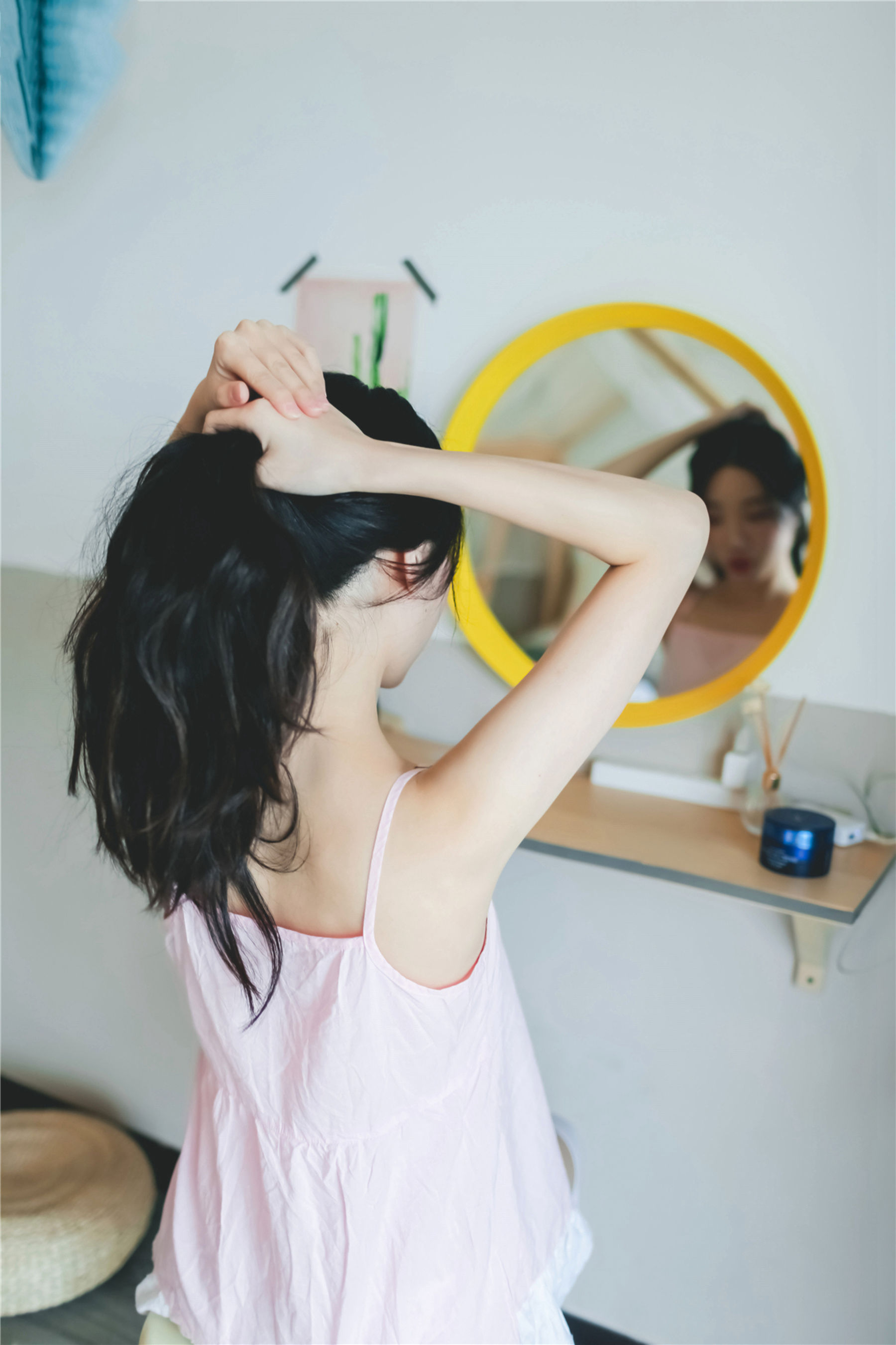 [风之领域] NO.110 粉红小吊带裙白丝_第1张