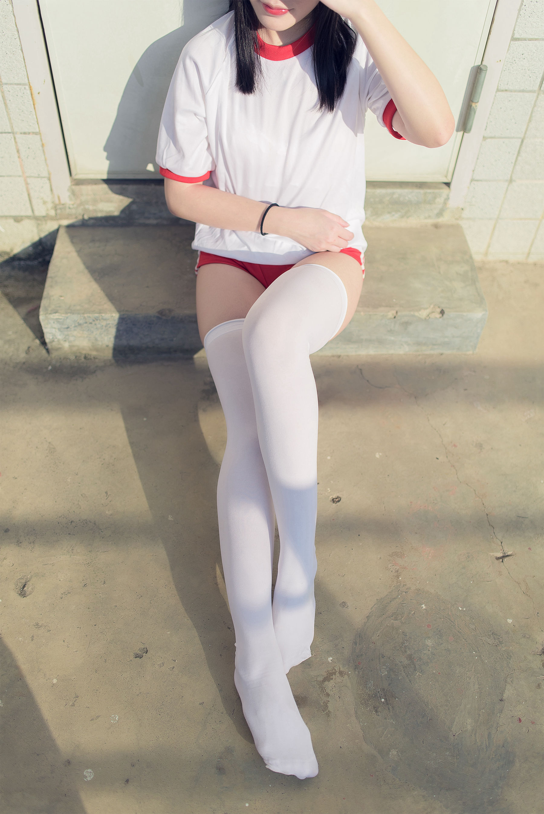 [风之领域] NO.112 运动场上的白丝体操服少女_第2张